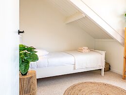 Pleasant Holiday Home in Vrouwenpolder With Garden