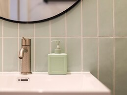 Pleasant Holiday Home in Vrouwenpolder With Garden