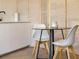 Pleasant Holiday Home in Vrouwenpolder With Garden