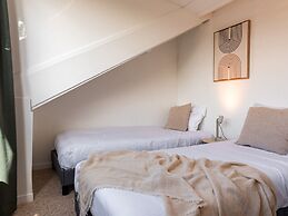 Pleasant Holiday Home in Vrouwenpolder With Garden