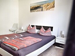 Ground-floor Apartment With Terrace and Large Garden With Lounge Area 