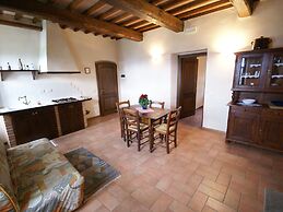 Nice Apartment With Pool and Beautiful Garden