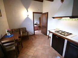 Nice Apartment With Pool and Beautiful Garden