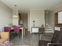 Luxury Apartment With sun Shower at the Edge of the Beautiful Oostkape