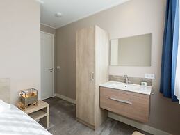 Luxury Apartment With sun Shower at the Edge of the Beautiful Oostkape