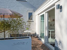 Pleasaing Holiday Home in Oostkapelle Near Centre