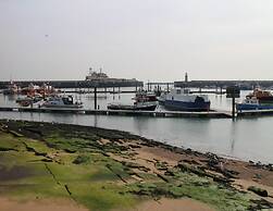 Pleasaing Holiday Home in Oostkapelle Near Centre