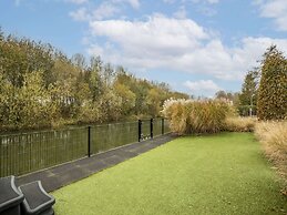 Brand new Luxury Villa on a Small-scale Park With its own Jetty