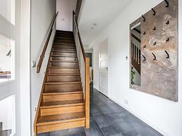 Brand new Luxury Villa on a Small-scale Park With its own Jetty