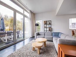 Brand new Luxury Villa on a Small-scale Park With its own Jetty