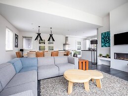 Brand new Luxury Villa on a Small-scale Park With its own Jetty