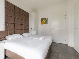 Brand new Luxury Villa on a Small-scale Park With its own Jetty