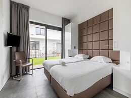 Brand new Luxury Villa on a Small-scale Park With its own Jetty