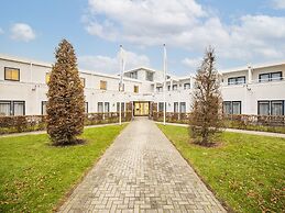 Brand new Luxury Villa on a Small-scale Park With its own Jetty