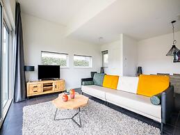 Brand new Luxury Villa on a Small-scale Park With its own Jetty