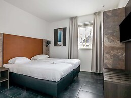 Brand new Luxury Villa on a Small-scale Park With its own Jetty