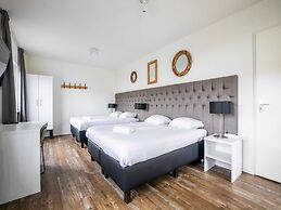 Brand new Luxury Villa on a Small-scale Park With its own Jetty