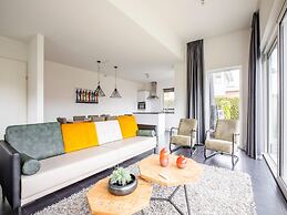 Brand new Luxury Villa on a Small-scale Park With its own Jetty