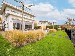 Brand new Luxury Villa on a Small-scale Park With its own Jetty