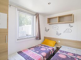 Swanky Mobile Home in Saint Jean de Monts Near Seabeach
