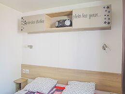 Swanky Mobile Home in Saint Jean de Monts Near Seabeach