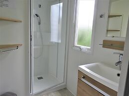 Swanky Mobile Home in Saint Jean de Monts Near Seabeach