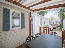 Swanky Mobile Home in Saint Jean de Monts Near Seabeach