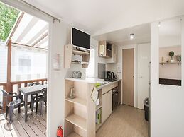 Swanky Mobile Home in Saint Jean de Monts Near Seabeach