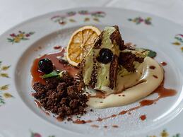 Stunning Holiday Home in Foligno With Sauna