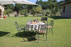 Apartment on Farm Amidst the Umbrian Hills