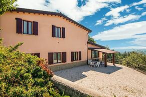 Inviting Farmhouse in Appenines With Covered Swimming Pool