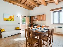 Inviting Farmhouse in Appenines With Covered Swimming Pool