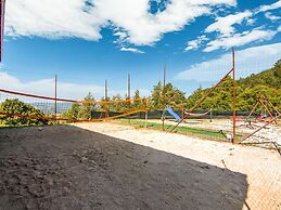Inviting Farmhouse in Appenines With Covered Swimming Pool