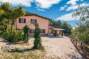 Inviting Farmhouse in Appenines With Covered Swimming Pool