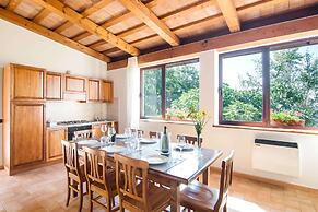 Inviting Farmhouse in Appenines With Covered Swimming Pool