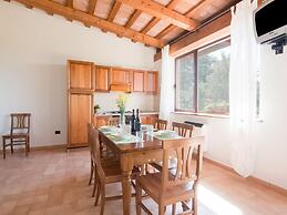 Inviting Farmhouse in Appenines With Covered Swimming Pool
