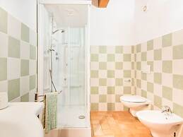 Inviting Farmhouse in Appenines With Covered Swimming Pool