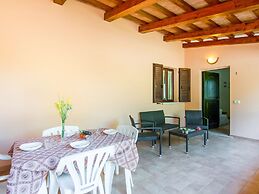 Inviting Farmhouse in Appenines With Covered Swimming Pool