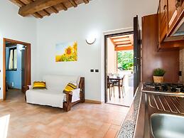 Inviting Farmhouse in Appenines With Covered Swimming Pool