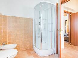 Inviting Farmhouse in Appenines With Covered Swimming Pool