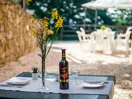 Inviting Farmhouse in Appenines With Covered Swimming Pool