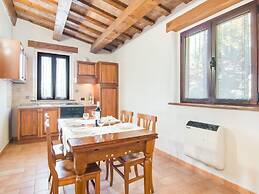 Inviting Farmhouse in Appenines With Covered Swimming Pool