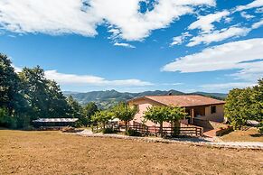 Inviting Farmhouse in Appenines With Covered Swimming Pool