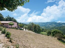 Inviting Farmhouse in Appenines With Covered Swimming Pool
