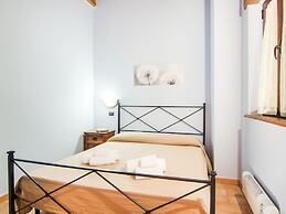 Inviting Farmhouse in Appenines With Covered Swimming Pool