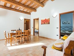 Inviting Farmhouse in Appenines With Covered Swimming Pool