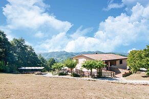 Inviting Farmhouse in Appenines With Covered Swimming Pool