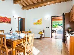 Inviting Farmhouse in Appenines With Covered Swimming Pool