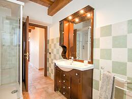 Inviting Farmhouse in Appenines With Covered Swimming Pool
