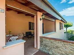 Inviting Farmhouse in Appenines With Covered Swimming Pool